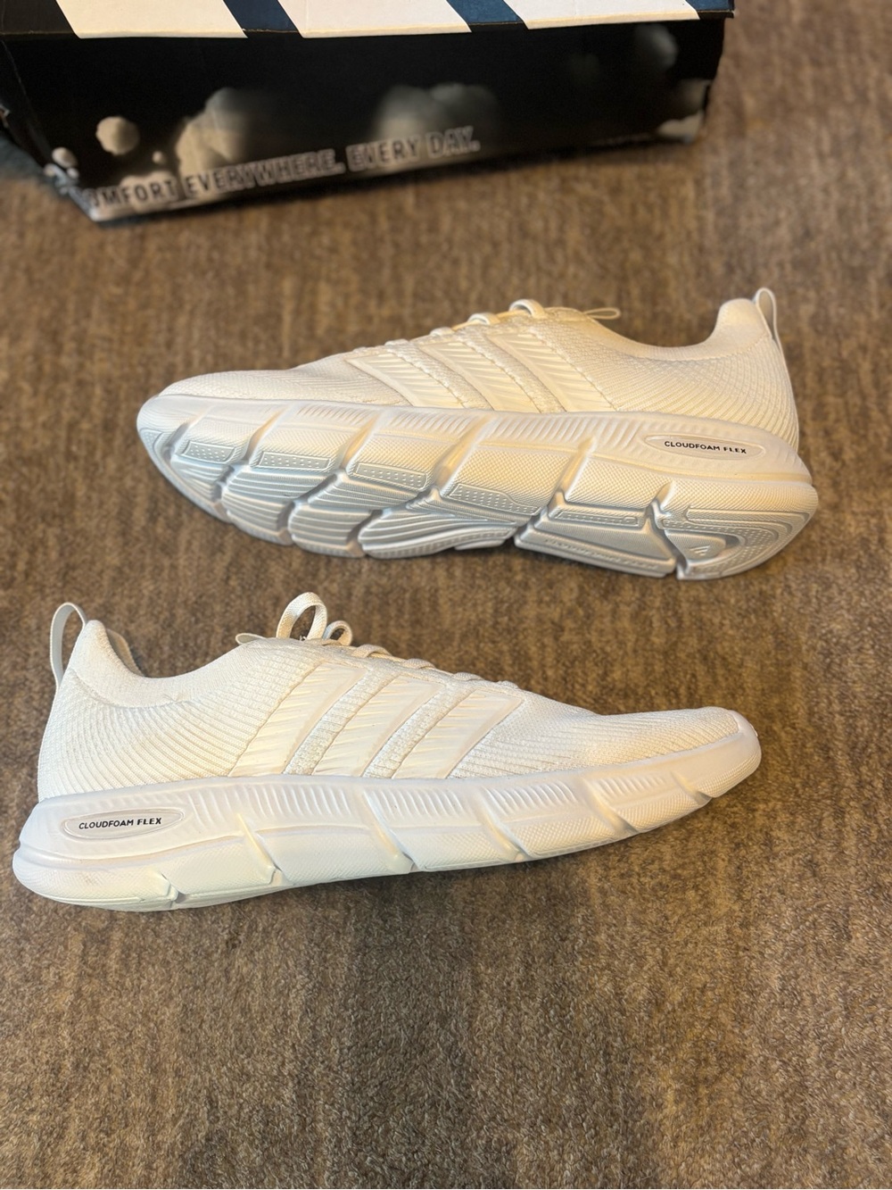 adidas Cloudfoam Women's Cushioned Wide Fit
Sportswear White Shoes Size 9 New